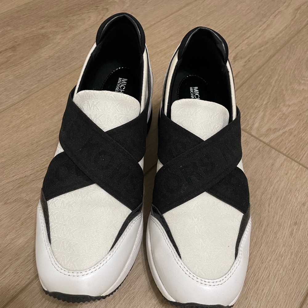 Michael Kors Monochrome Criss-Cross Sneakers